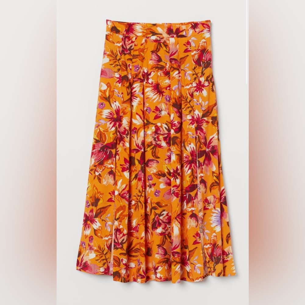 Orange skirt and top co-ord set from H&M